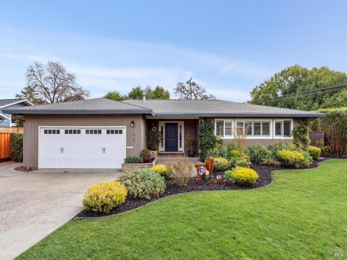 MLS #326011456 img 0