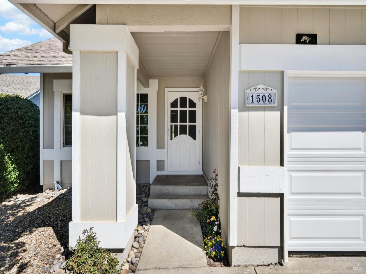 MLS #326011496 img 0