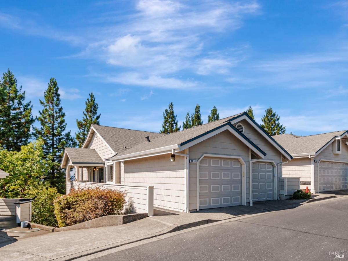 MLS #326011744 img 0