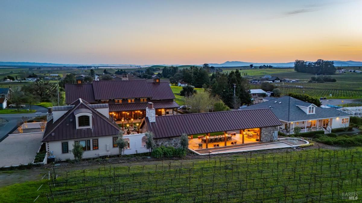 MLS #326011795 img 0