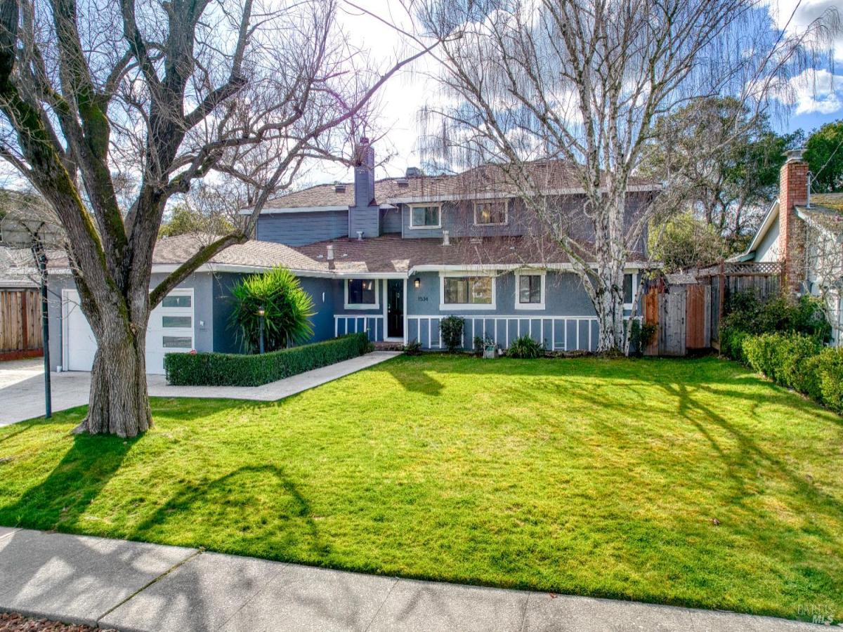 MLS #326011889 img 0