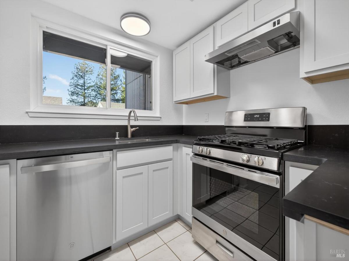 MLS #326011893 img 0