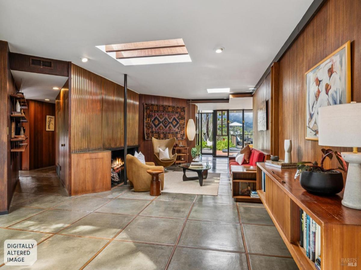 MLS #326011995 img 0