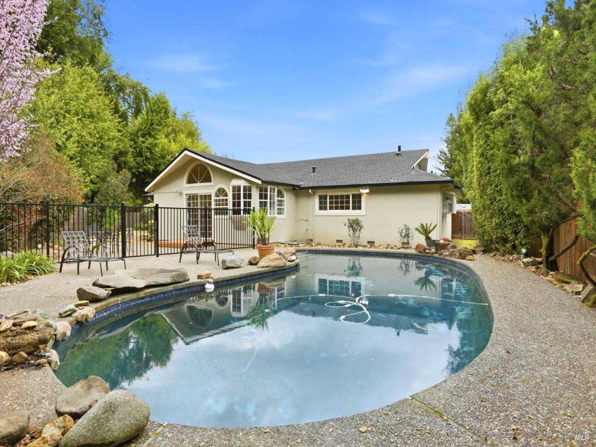 MLS #326012291 img 0