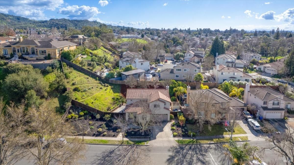 MLS #326012337 img 0