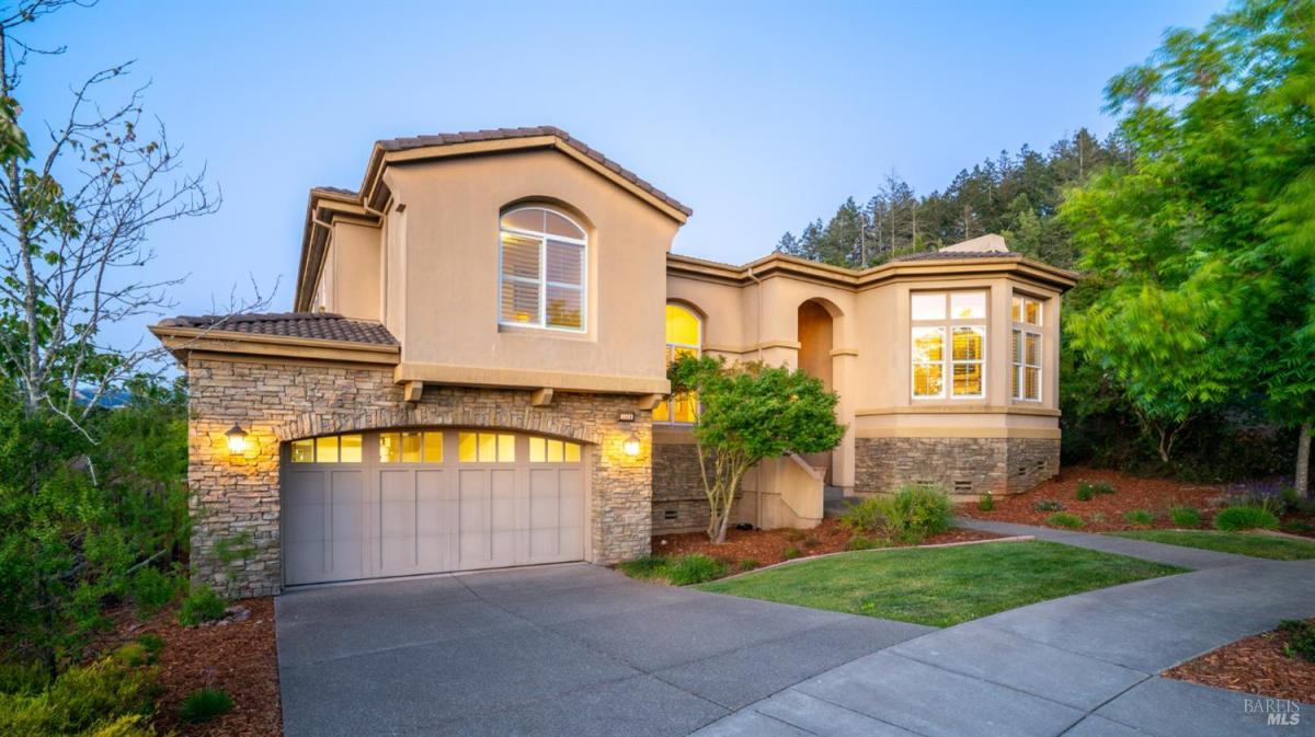 MLS #326012368 img 0