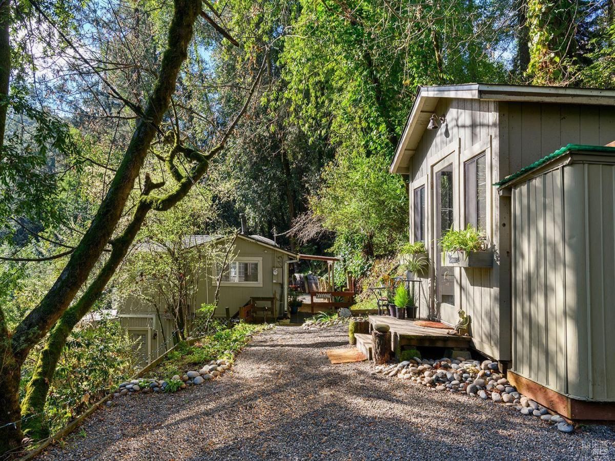 MLS #326012539 img 0