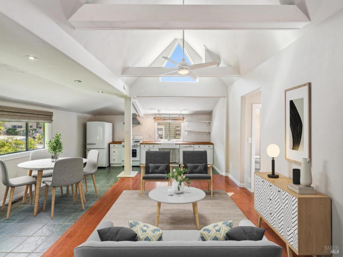 MLS #326012754 img 0