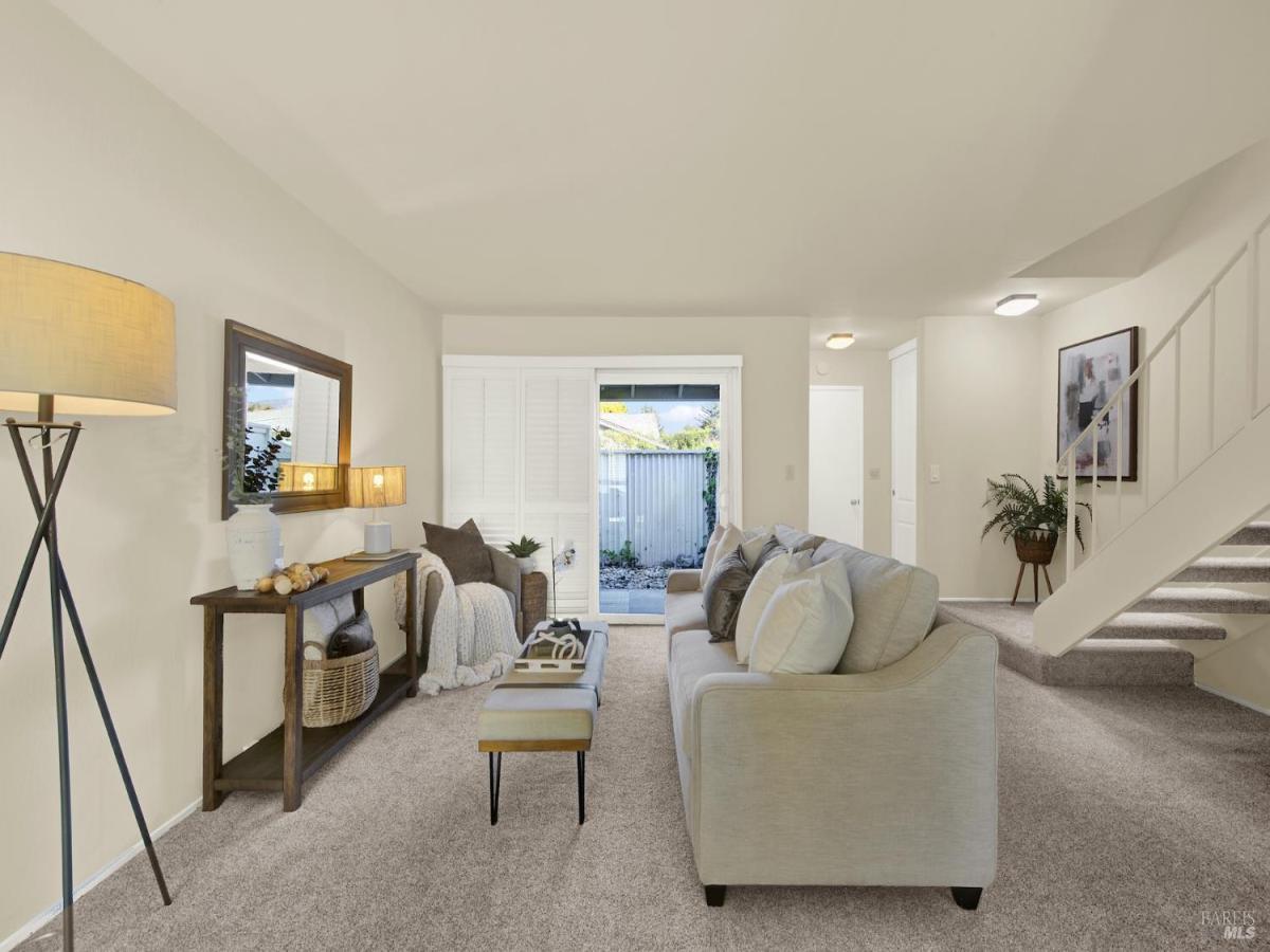 MLS #326012783 img 0