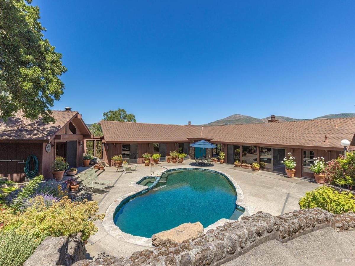 MLS #326012906 img 0