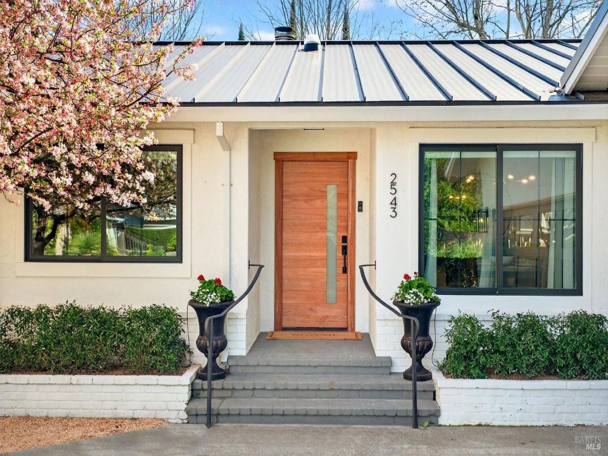 MLS #326012956 img 0