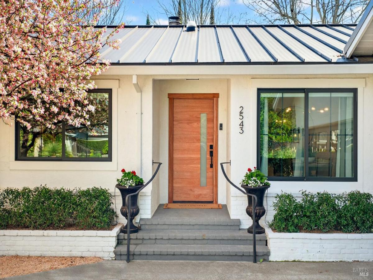 MLS #326012956 img 0