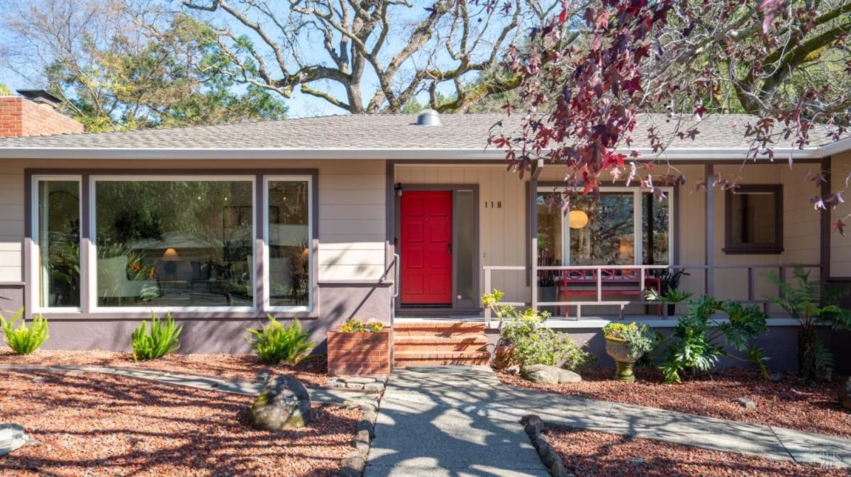 MLS #326013279 img 0