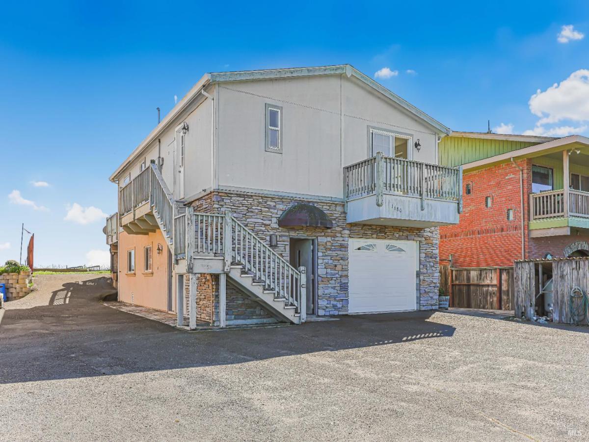 MLS #326013338 img 0