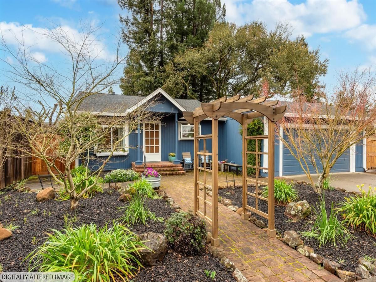 MLS #326013773 img 0