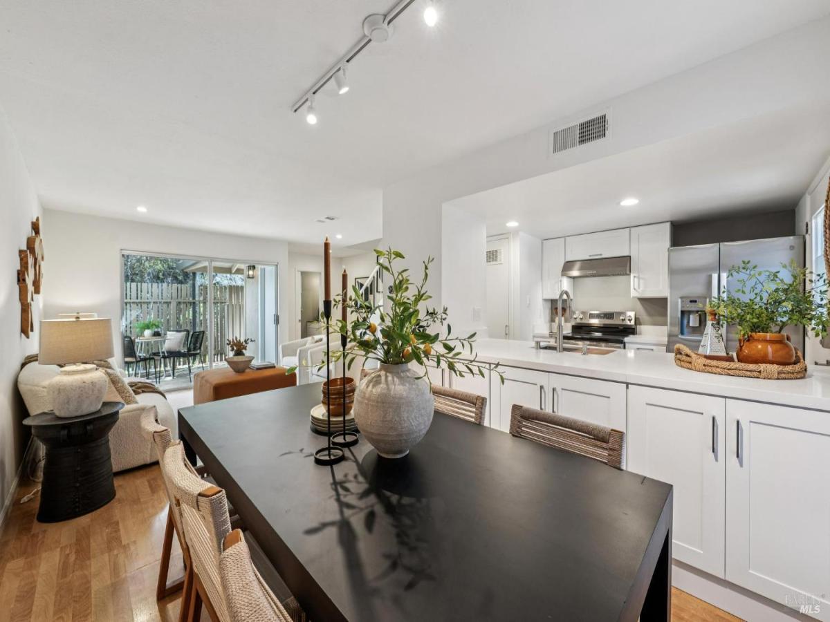 MLS #326013808 img 0