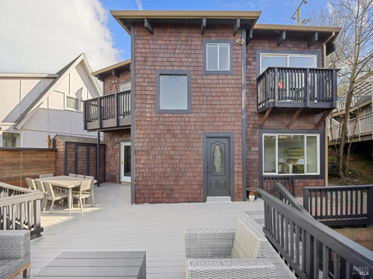 MLS #326013810 img 0