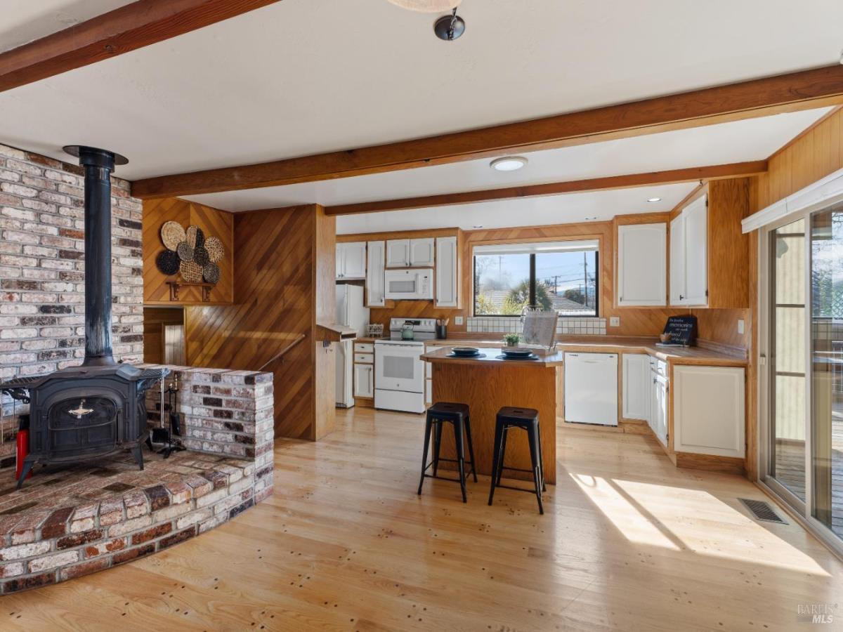 MLS #326014001 img 0