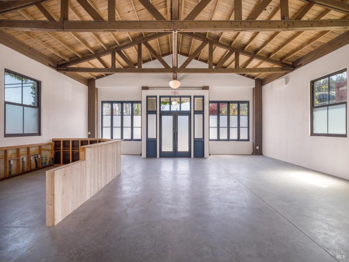 MLS #326014195 img 0