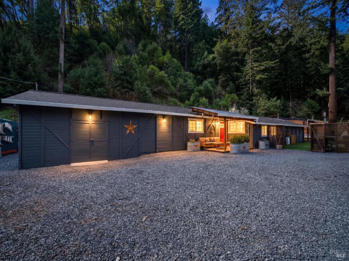 MLS #326014413 img 0