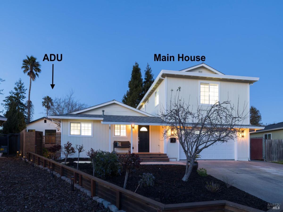 MLS #326014476 img 0