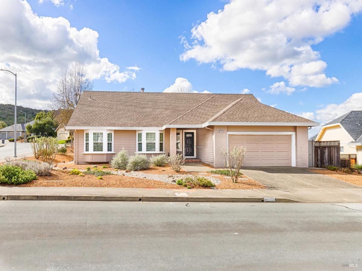 MLS #326014493 img 0