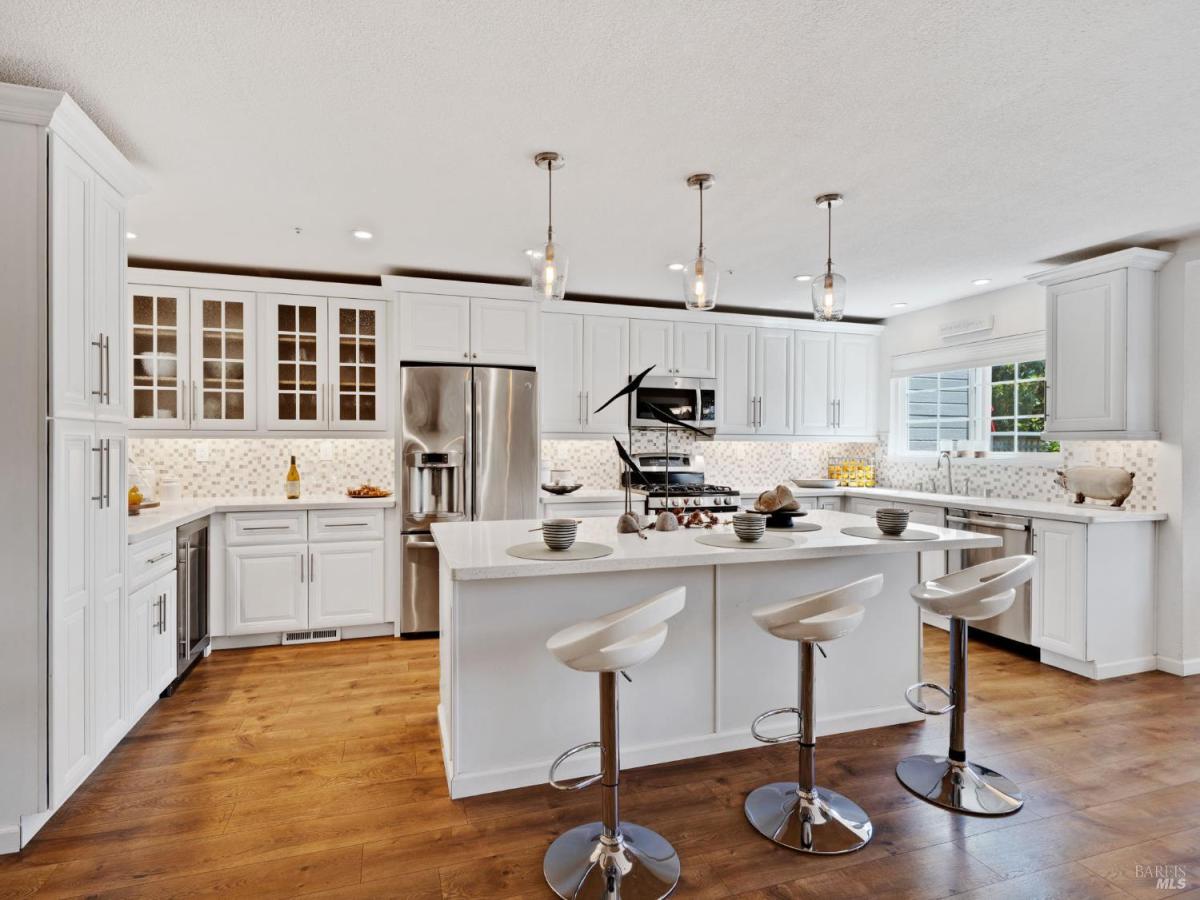 MLS #326015020 img 0