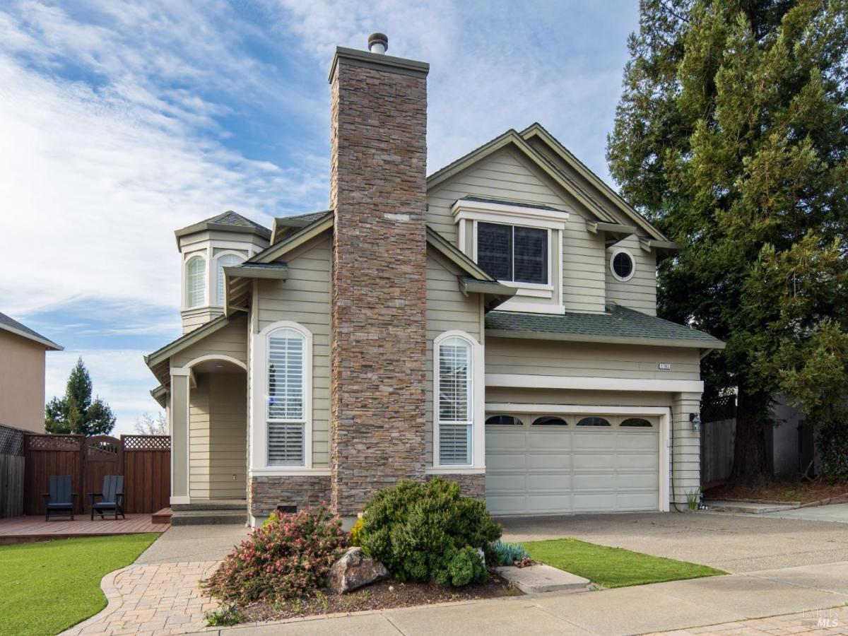 MLS #326015066 img 0