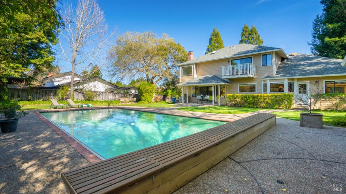 MLS #326015069 img 0