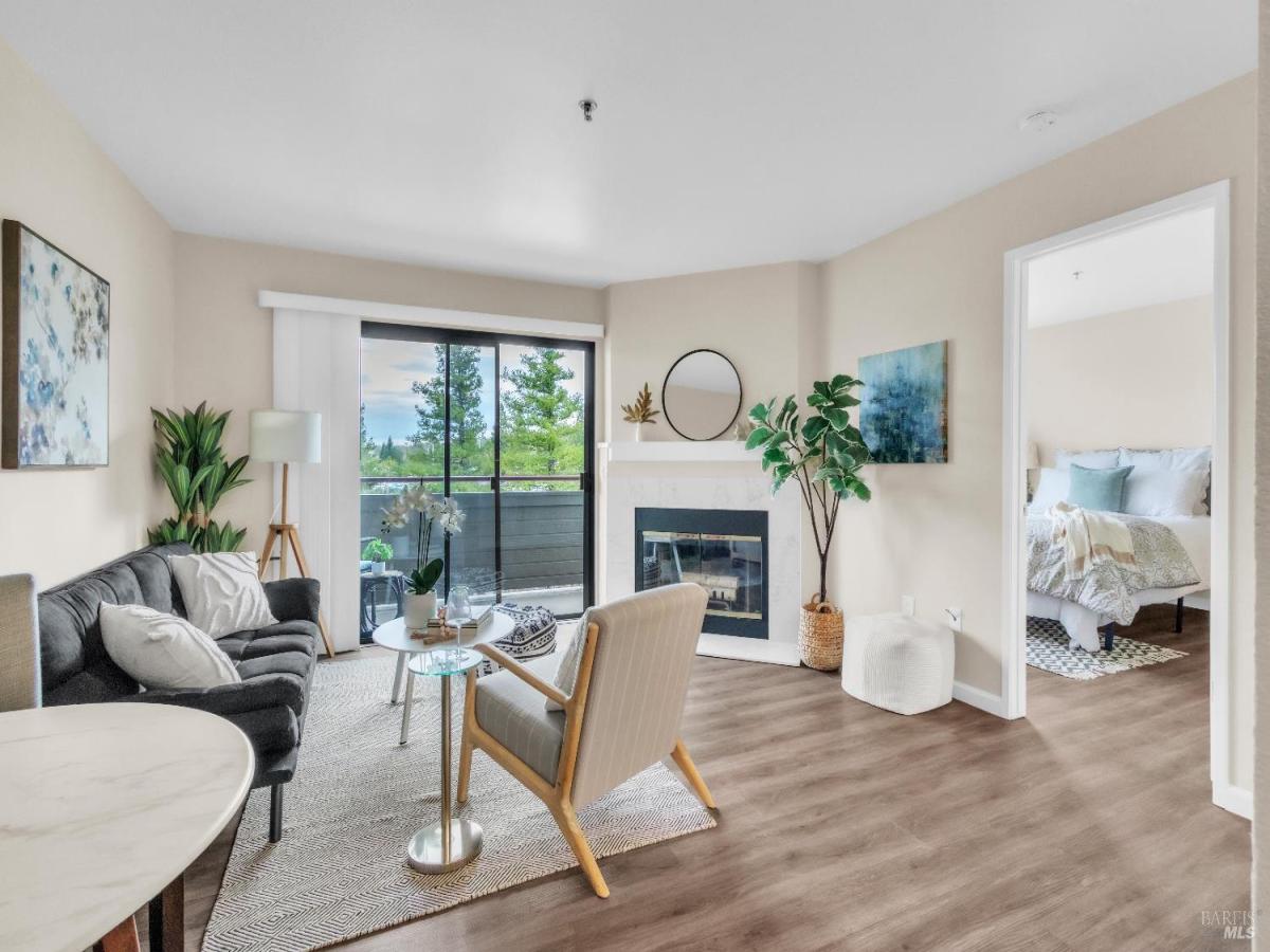 MLS #326015311 img 0