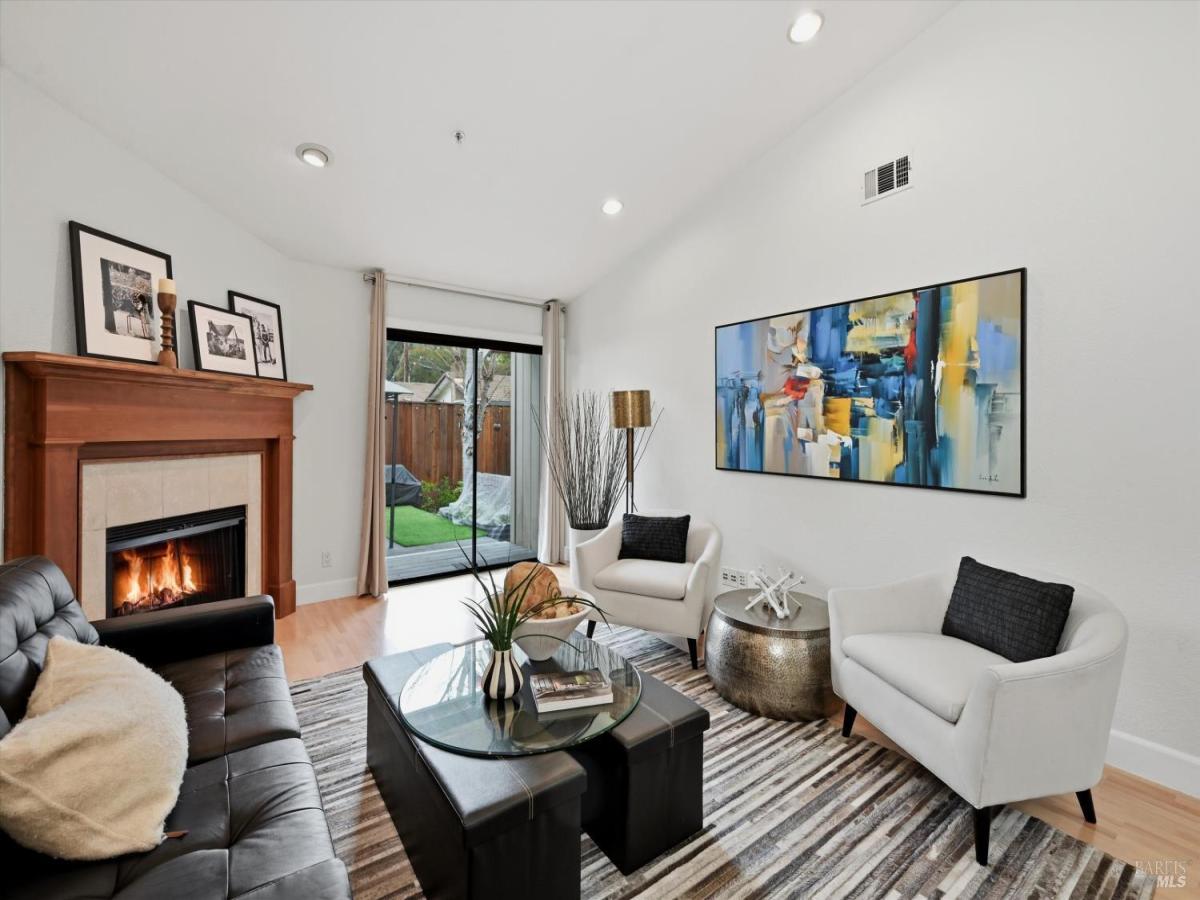 MLS #326015317 img 0