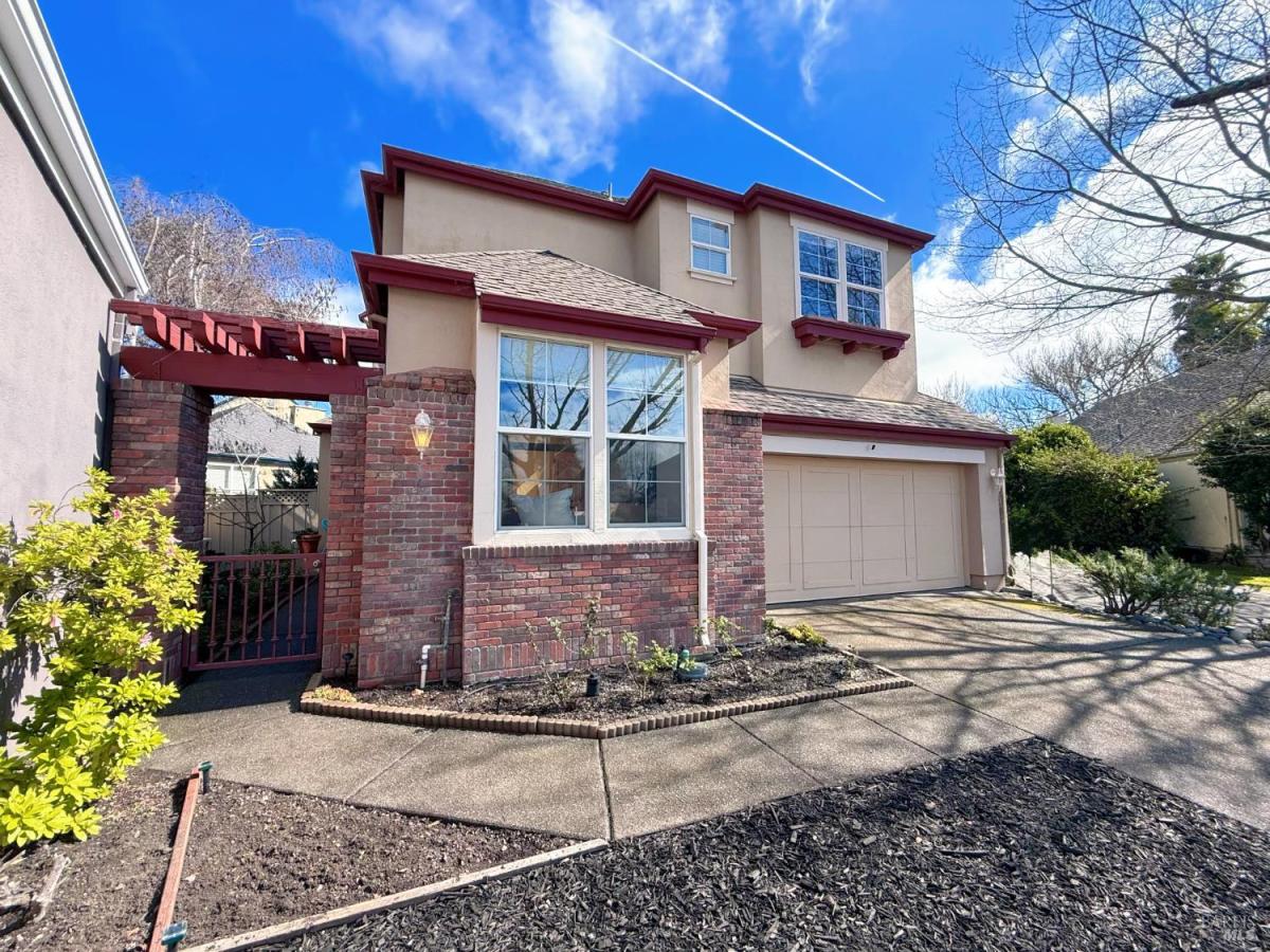 MLS #326015481 img 0