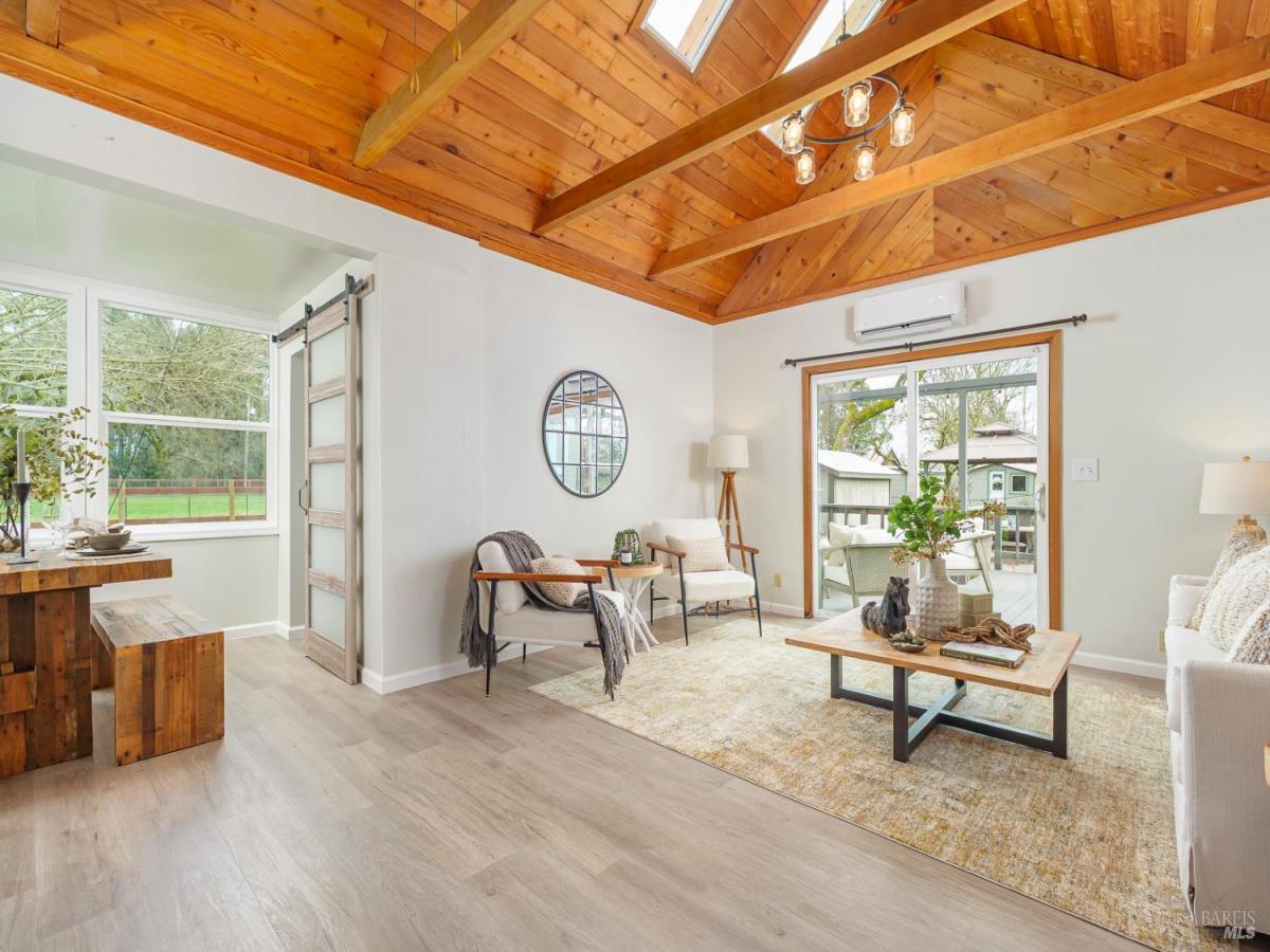 MLS #326015530 img 0