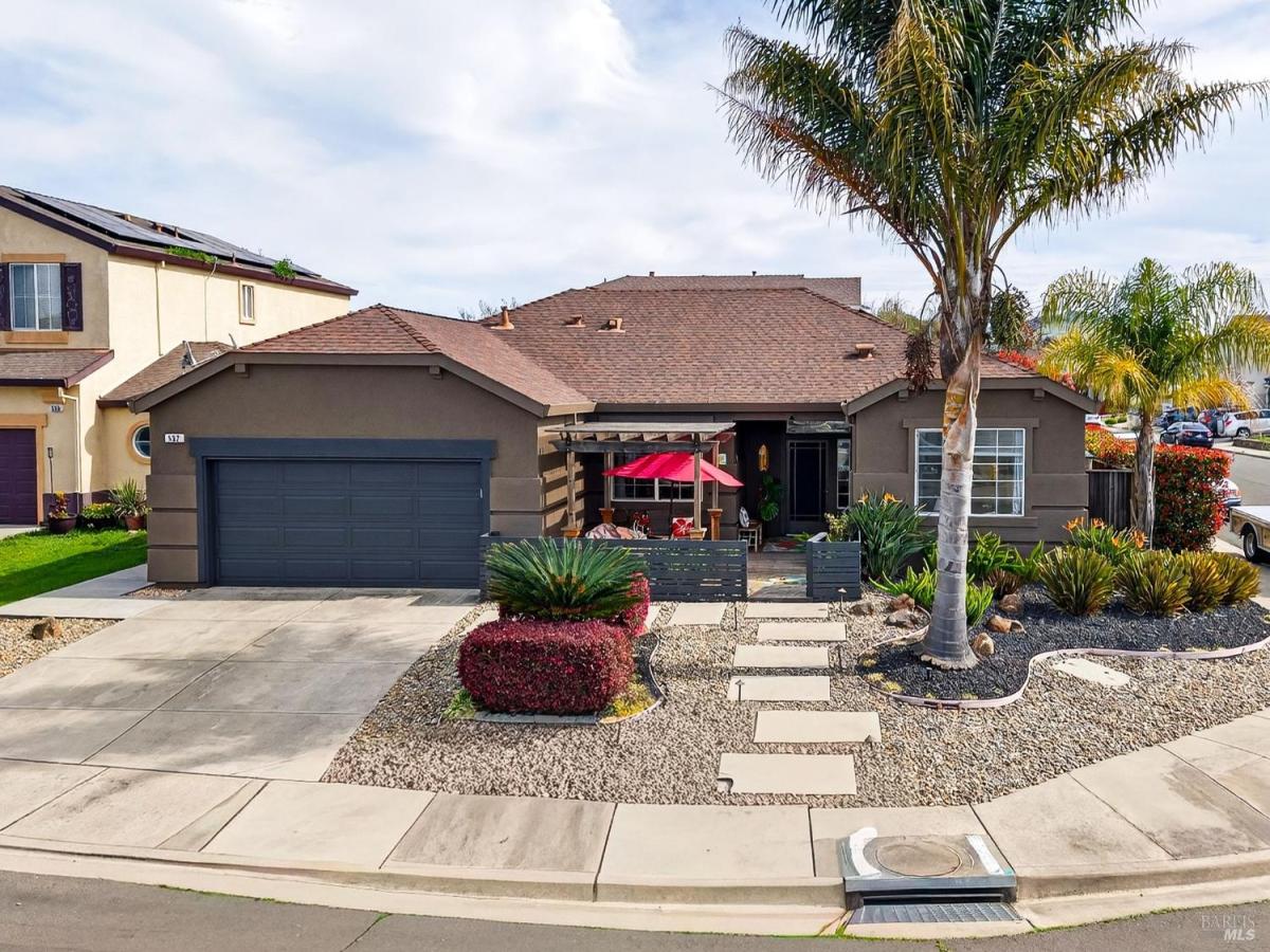 MLS #326015567 img 0