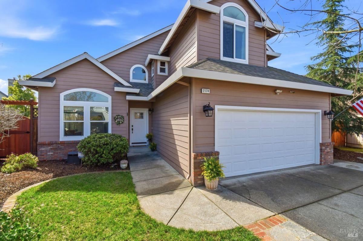 MLS #326015615 img 0