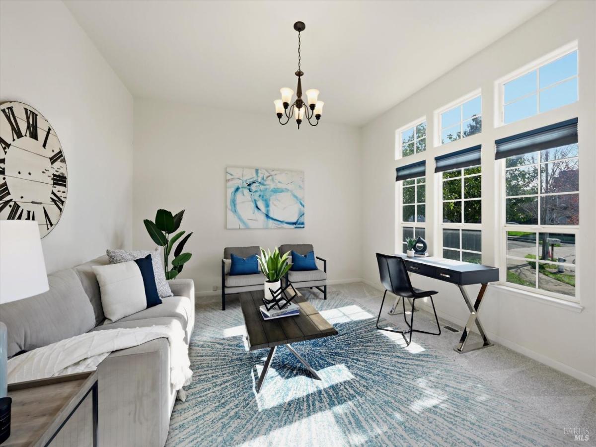 MLS #326015642 img 0