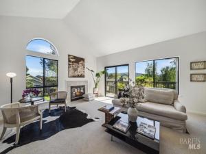 MLS #326016063 img 0