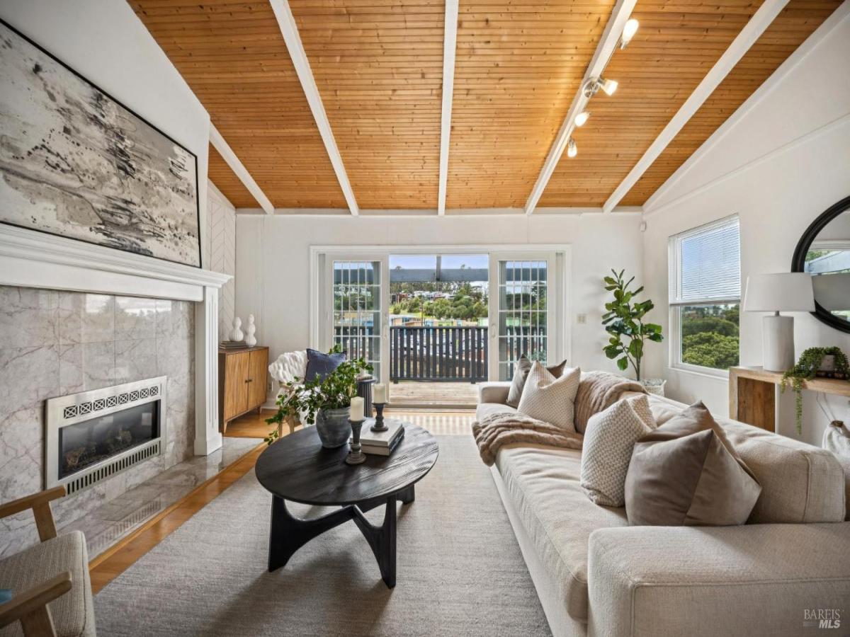 MLS #326016069 img 0