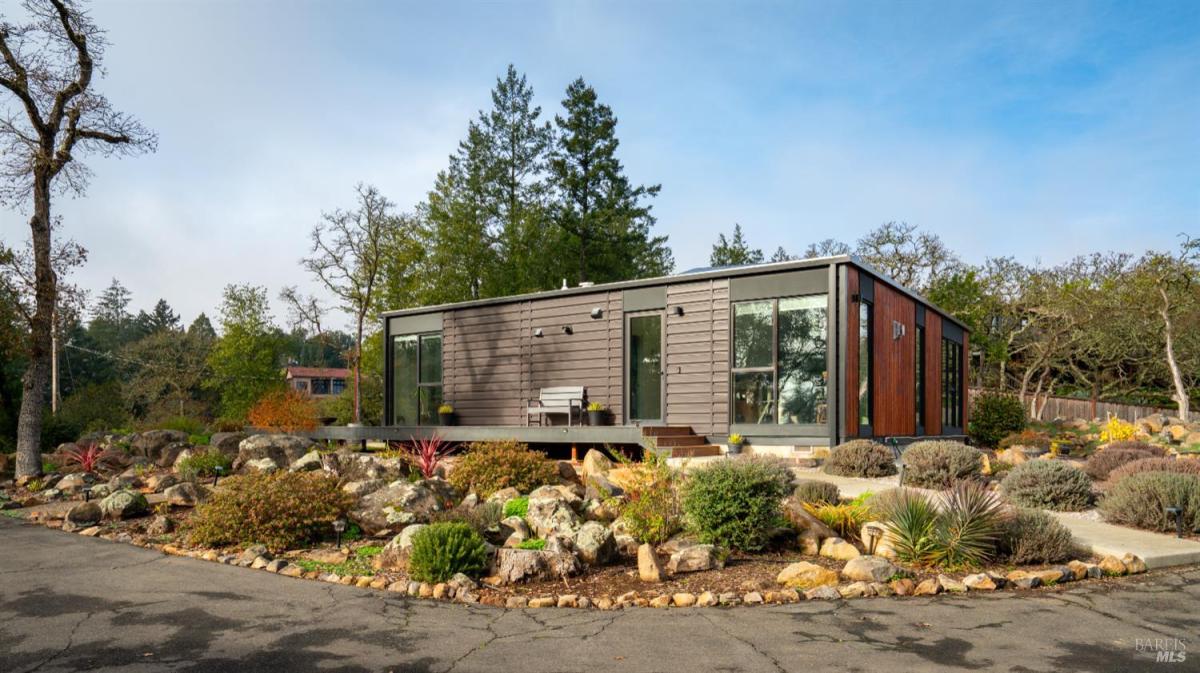 MLS #326016312 img 0