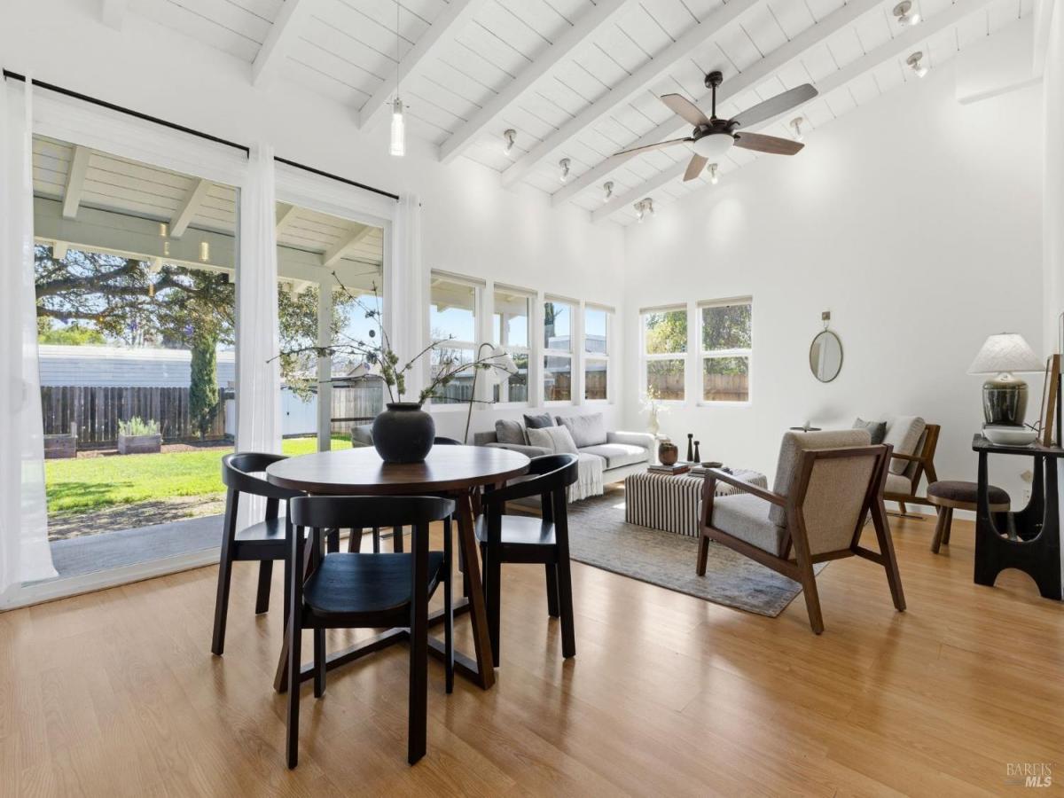 MLS #326016347 img 0