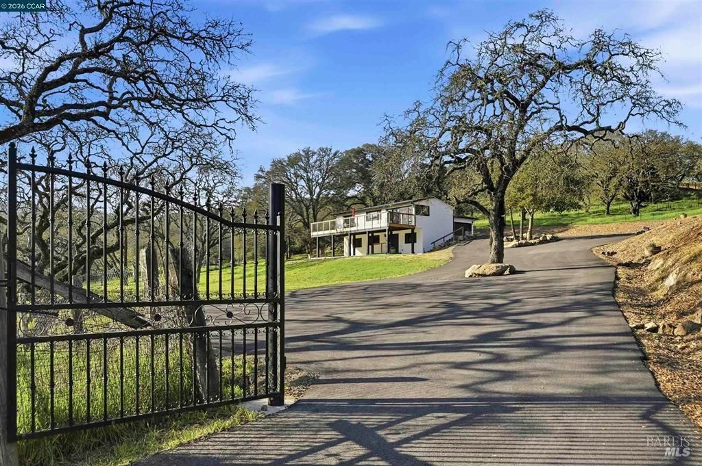 MLS #326016469 img 0