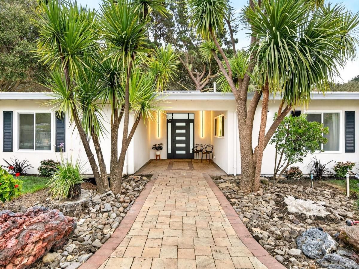 MLS #326016471 img 0