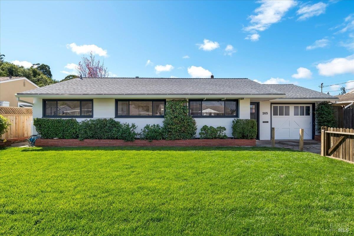 MLS #326016823 img 0