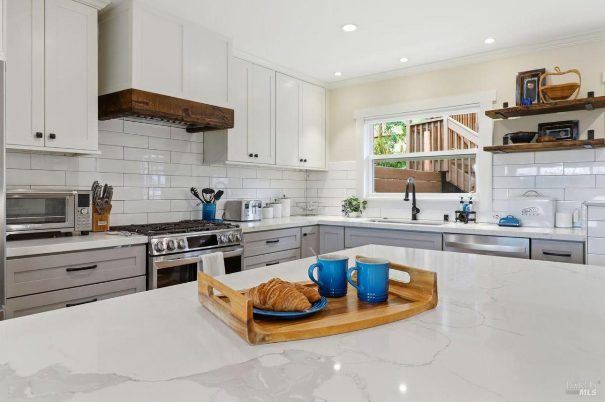 MLS #326016876 img 0