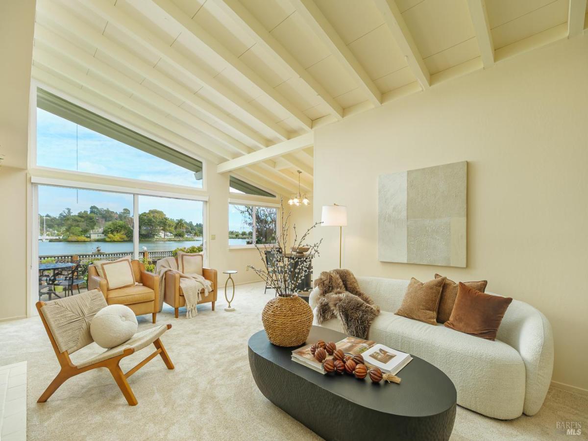 MLS #326016955 img 0