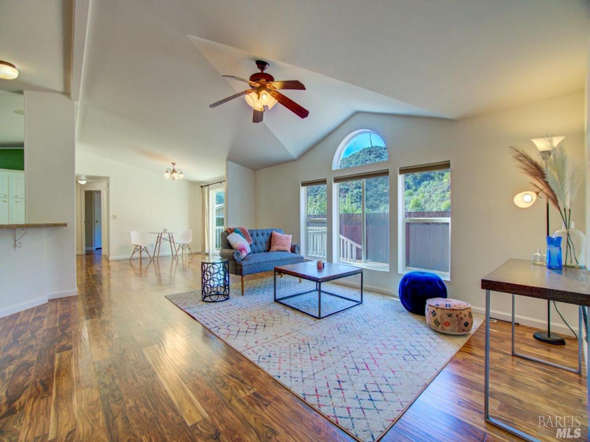 MLS #326016990 img 0