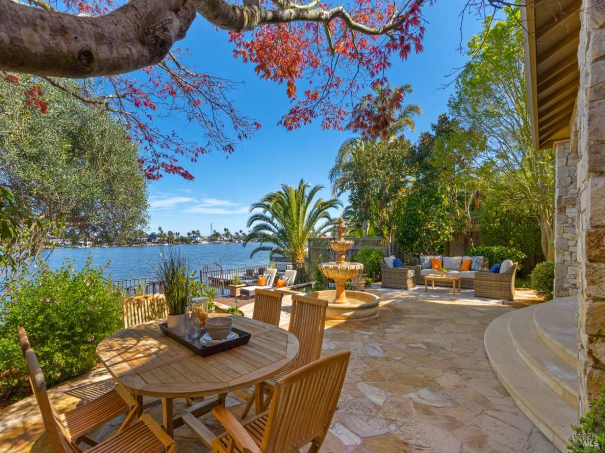 MLS #326017172 img 0