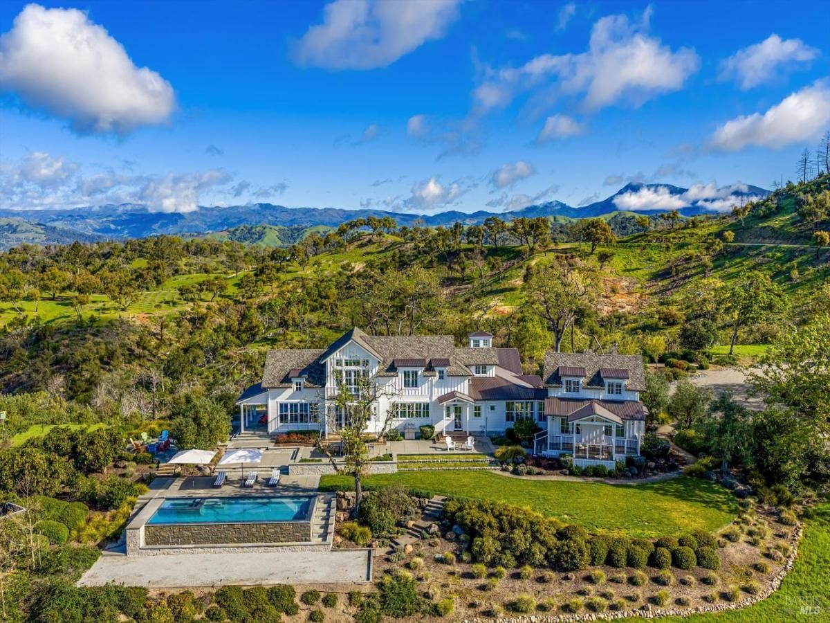 MLS #326017235 img 0