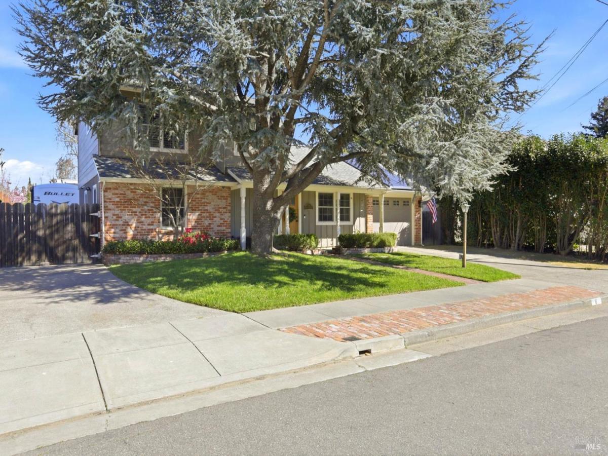 MLS #326017619 img 0