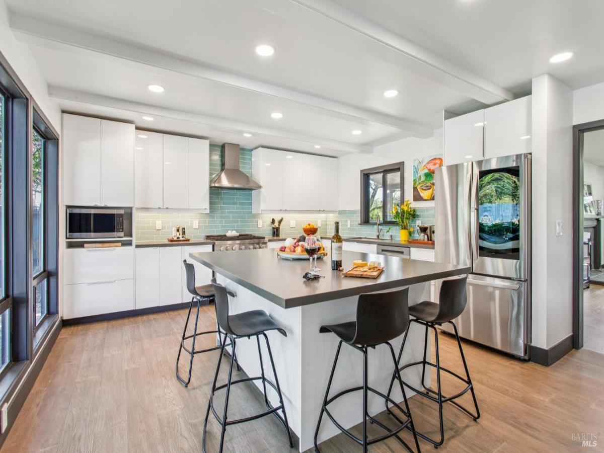 MLS #326018029 img 0